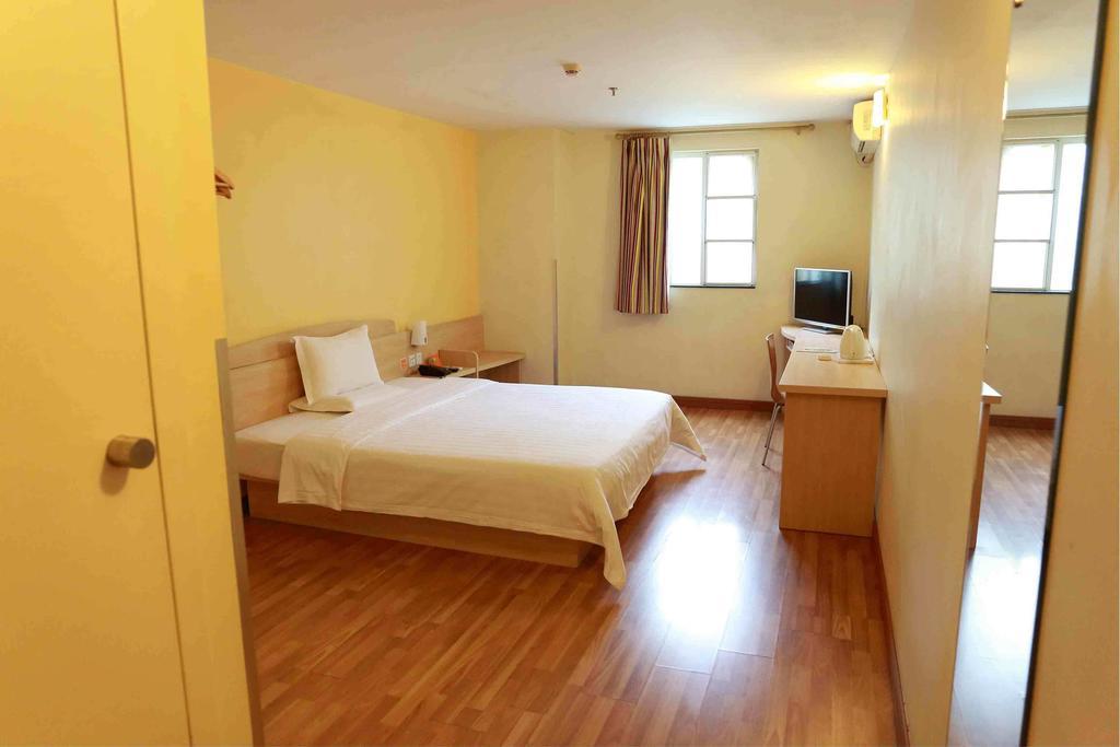 7Days Inn Dongguan Honghuating Branch Room photo
