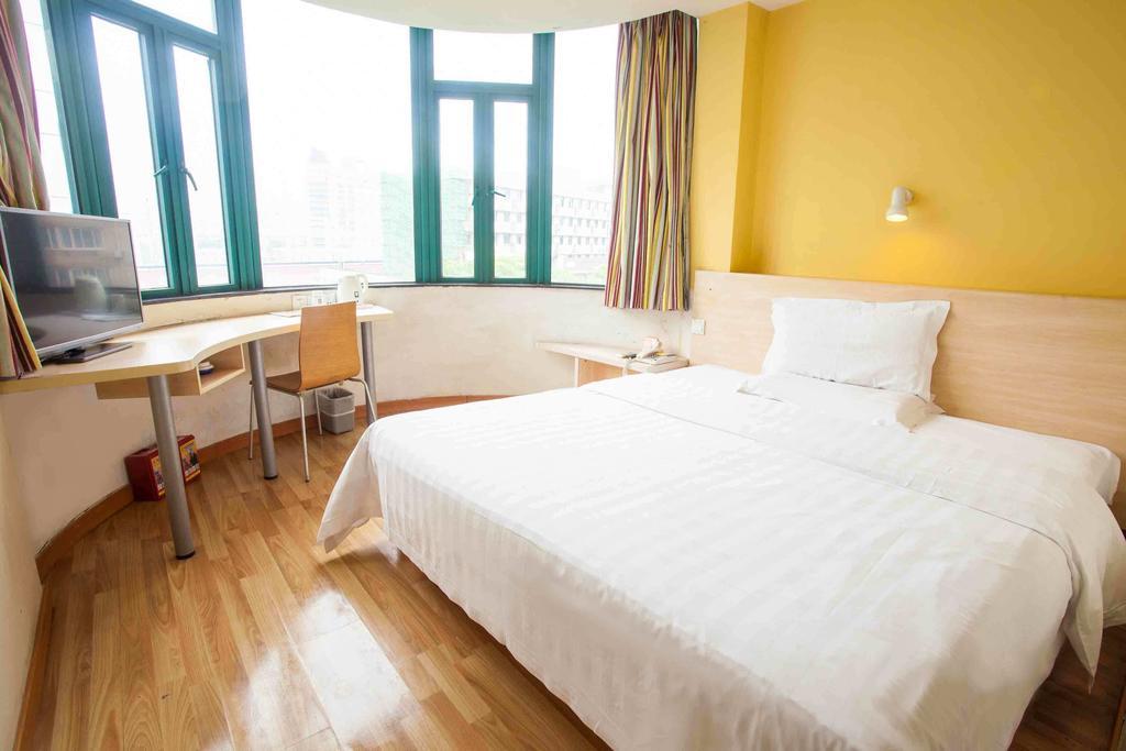 7Days Inn Dongguan Honghuating Branch Room photo